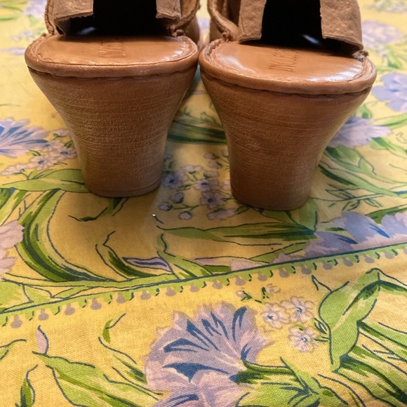 Ingledews Leather Slip Ons - Picture 3 of 3